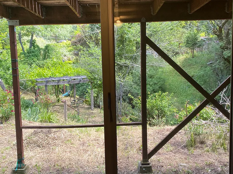 Cascade Dr — Photo 10