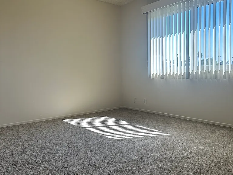 1181 E Hollyvale St — Photo 21