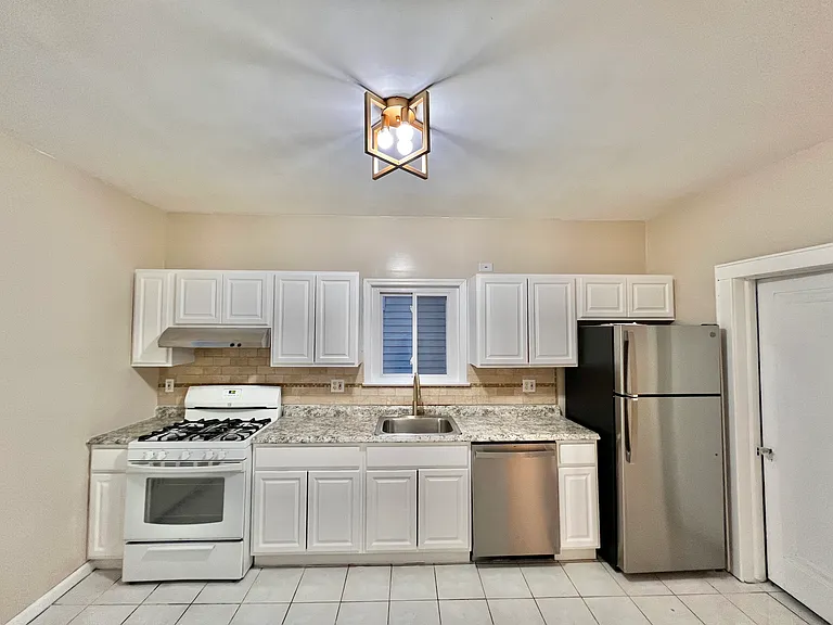 700 Hudson Ave #1 — Photo 1