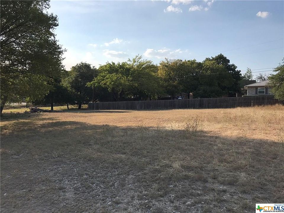 2nd image of 2200 Fuller Ln