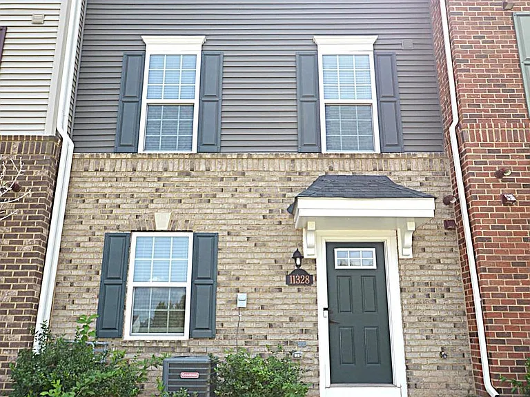 11328 Willow Green Cir — Photo 1