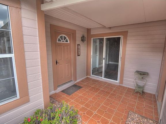 2nd image of 938 Norfolk Ct