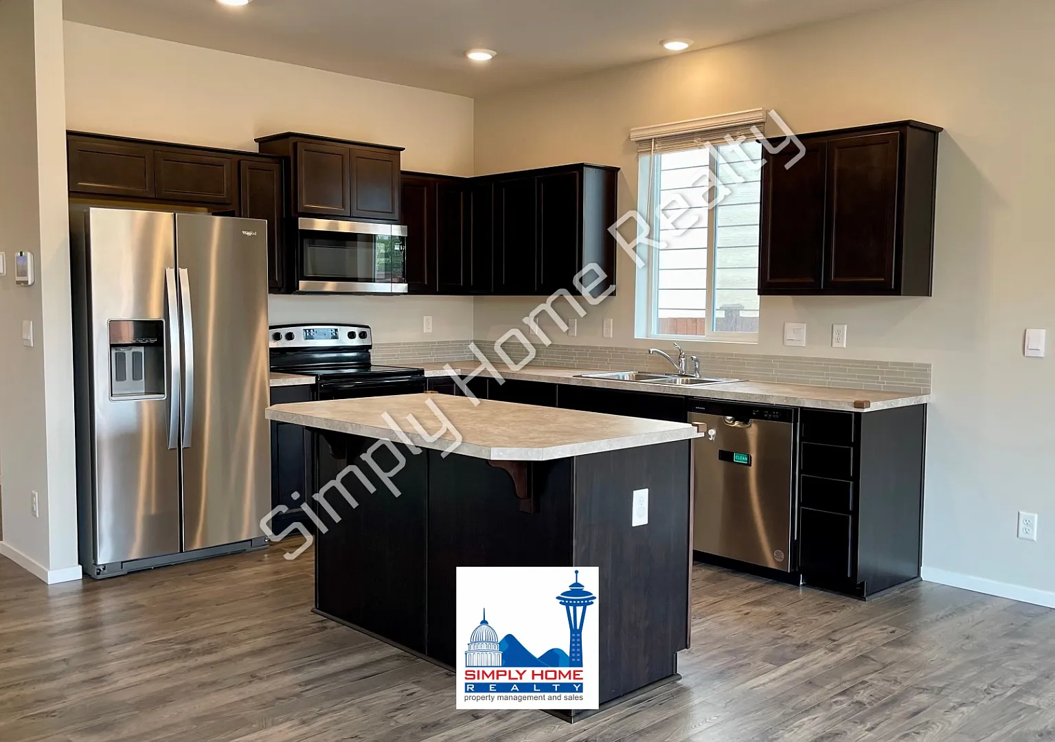 Welcome to Your 4-Bedroom Dream Home in Puyallup! — Photo 4