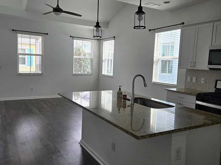 562 Landshark Blvd — Photo 4