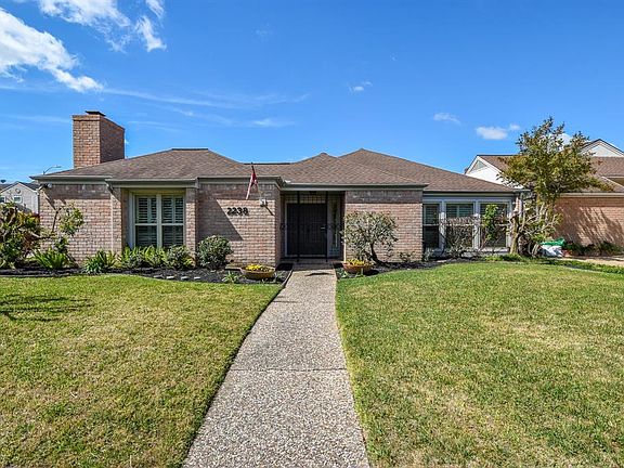 Lovely one story home on a corner lot in Ashford Hollow. Home offers a privacy gate at the front porch, double paned windows, brick and vinyl siding, blown in insulation, horizontal pipes replaced with PEX piping, fresh interior paint and more. This 