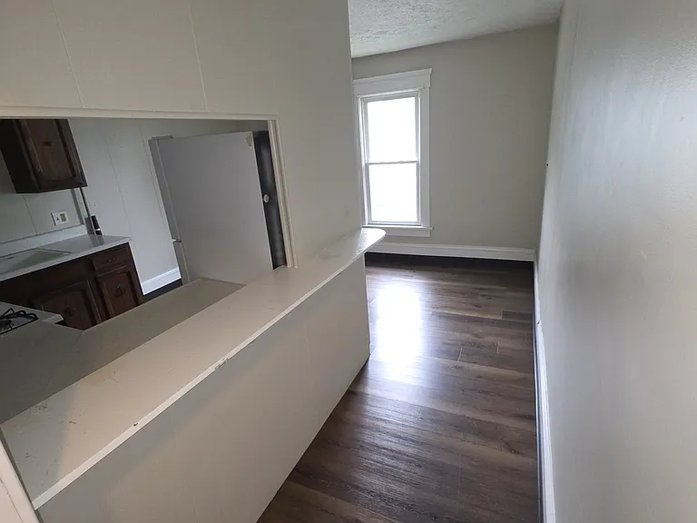706 Greenfield Ave SW #2F — Photo 5