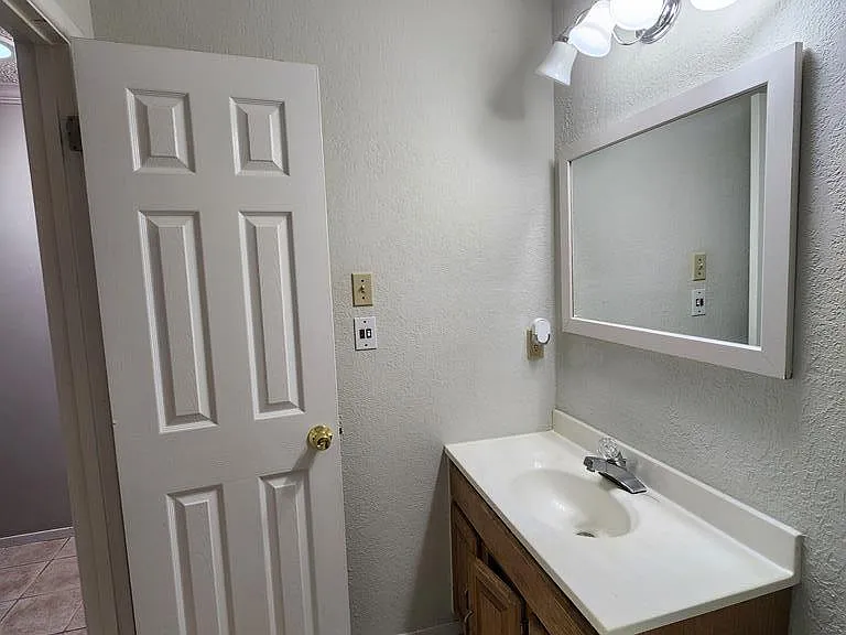 1805 Magnolia Ave — Photo 29