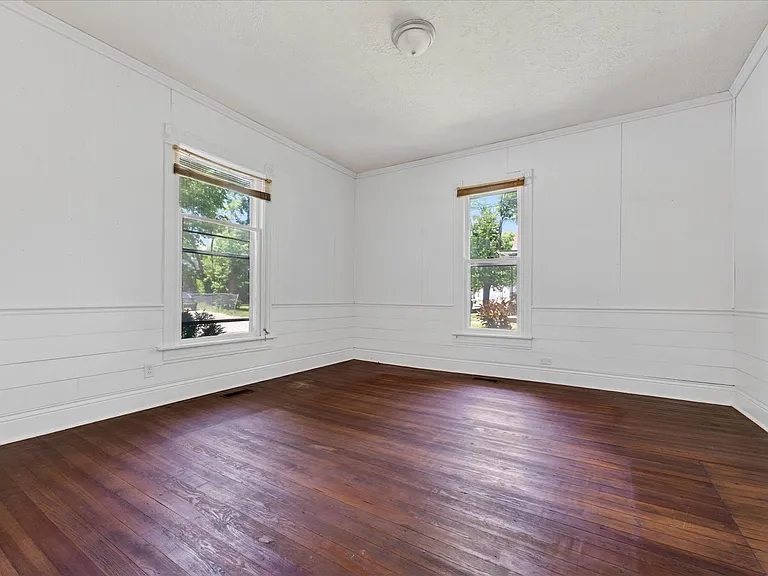 132 S McPherson St — Photo 11