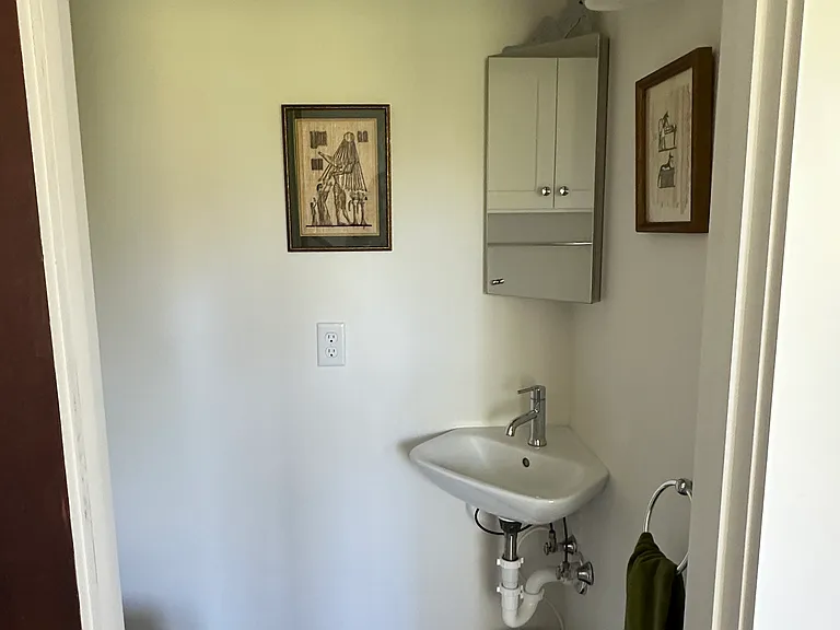 441 W Shore Rd — Photo 21