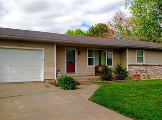 1306 15th St, Wamego, KS 66547
