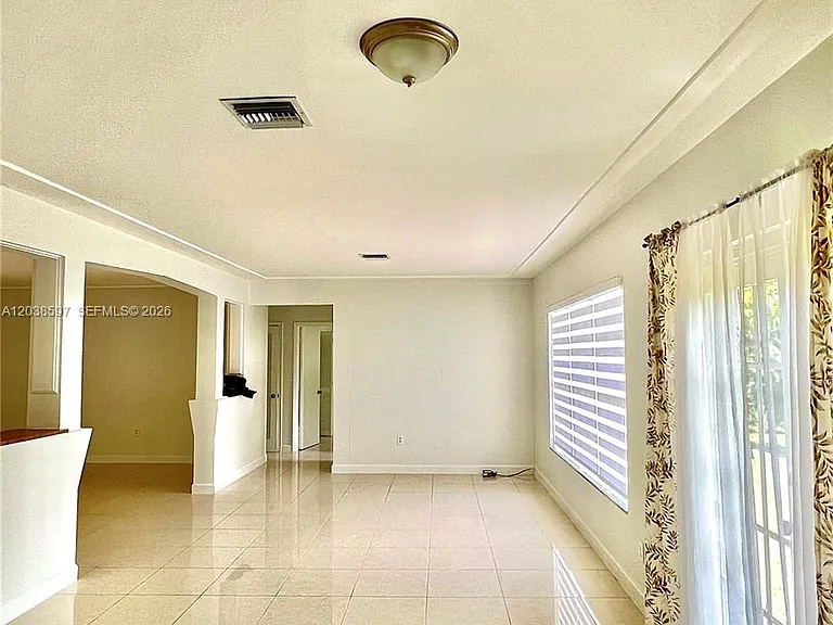 1506 Delgado Ave — Photo 5