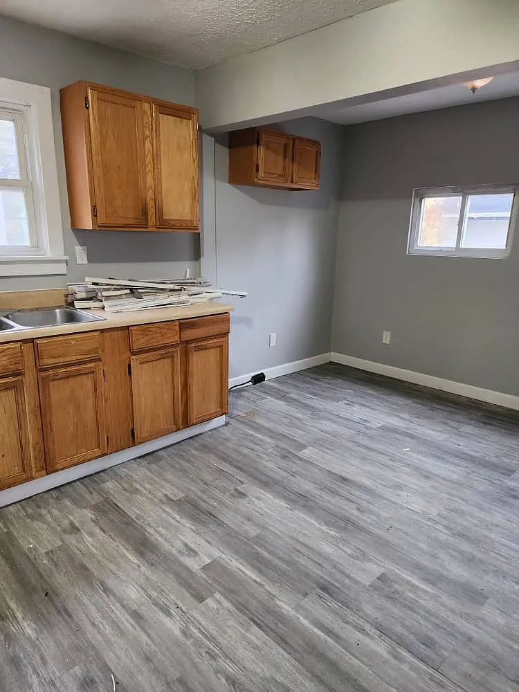3 bed, $1,200 — Photo 1