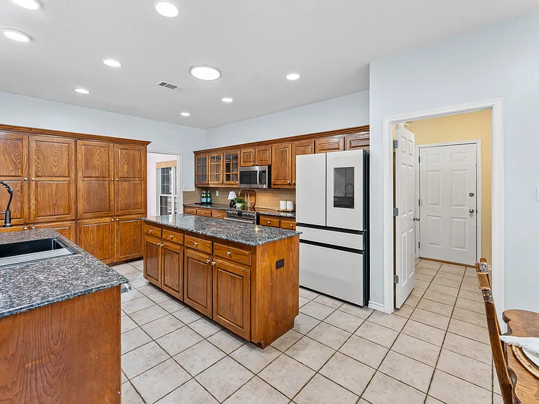 1060L Great Oaks — Photo 18