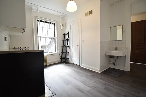 Rented by Wyllie Real Estate | media 14