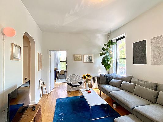 3rd image of 135 Carroll St APT 1