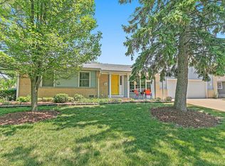 601 Grosvener Ln, Elk Grove Village, IL 60007