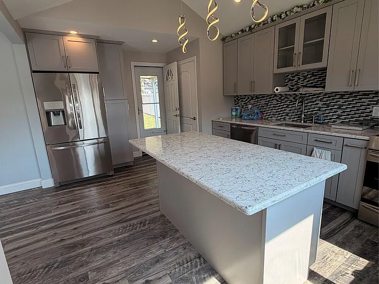 17 Vista Ln — Photo 2