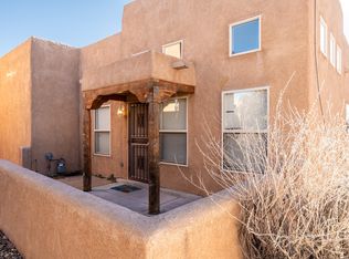 1527 Los Jardines Pl NW, Albuquerque, NM 87104