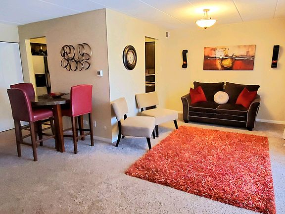 4th image of 19514 Lake Shore Dr APT 2N