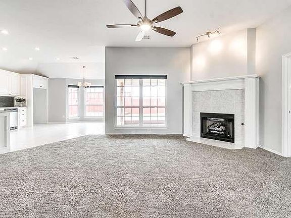 3rd image of 525 E Katelyn Ln