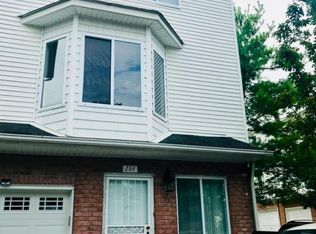 284 Aspen Knolls Way, Staten Island, NY 10312
