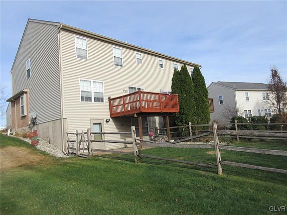 3rd image of 708 White Cir