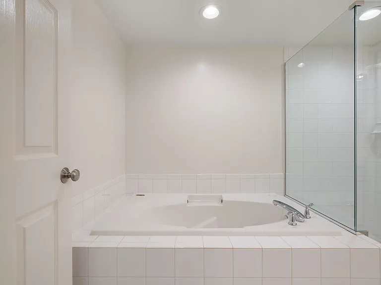 3426 Wilson Blvd — Photo 20