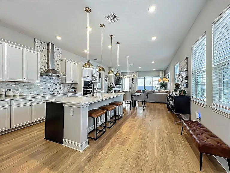 10175 Peebles St — Photo 3