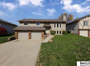 13428 Valley St, Omaha, NE 68144