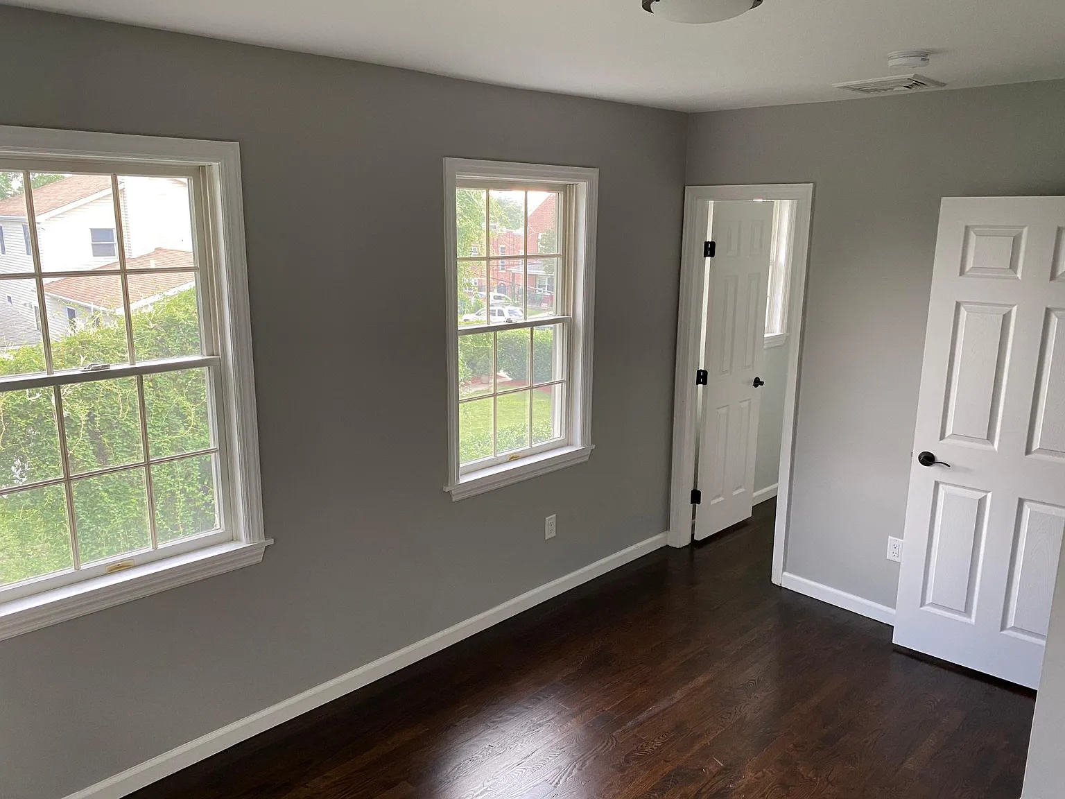 10 Woodside Ave — Photo 2