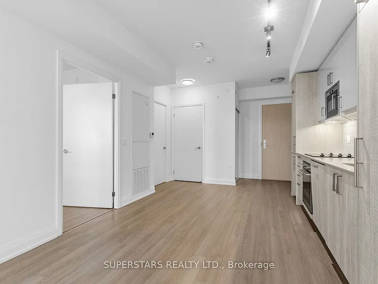 77 Mutual St #611 — Photo 5