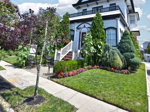 190 Beach 137th Street image 2 of 24