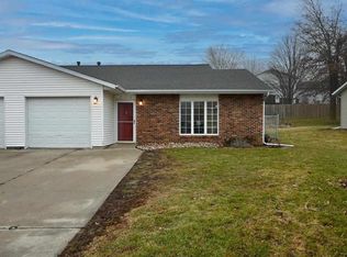 208 Valley Rd, Williamsburg, IA 52361