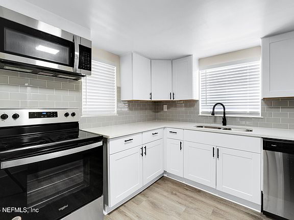 4th image of 1580 HAMILTON Street
