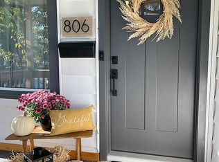 806 Eagle Point Rd, Rossford, OH 43460