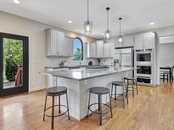 3rd image of 4076 Ivygrove Ln
