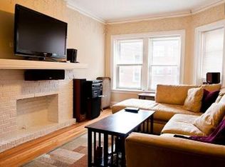 2249 Ridge Ave APT 3J, Evanston, IL 60201