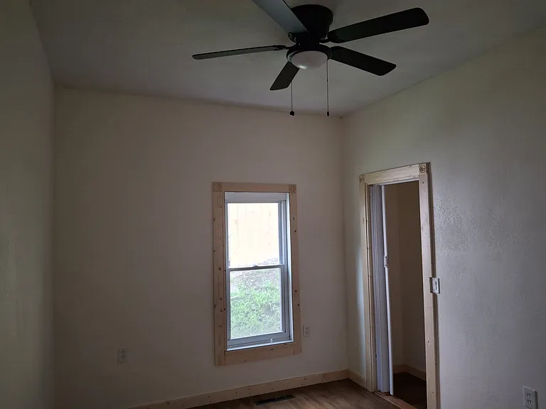 83 Glenview Ave — Photo 10