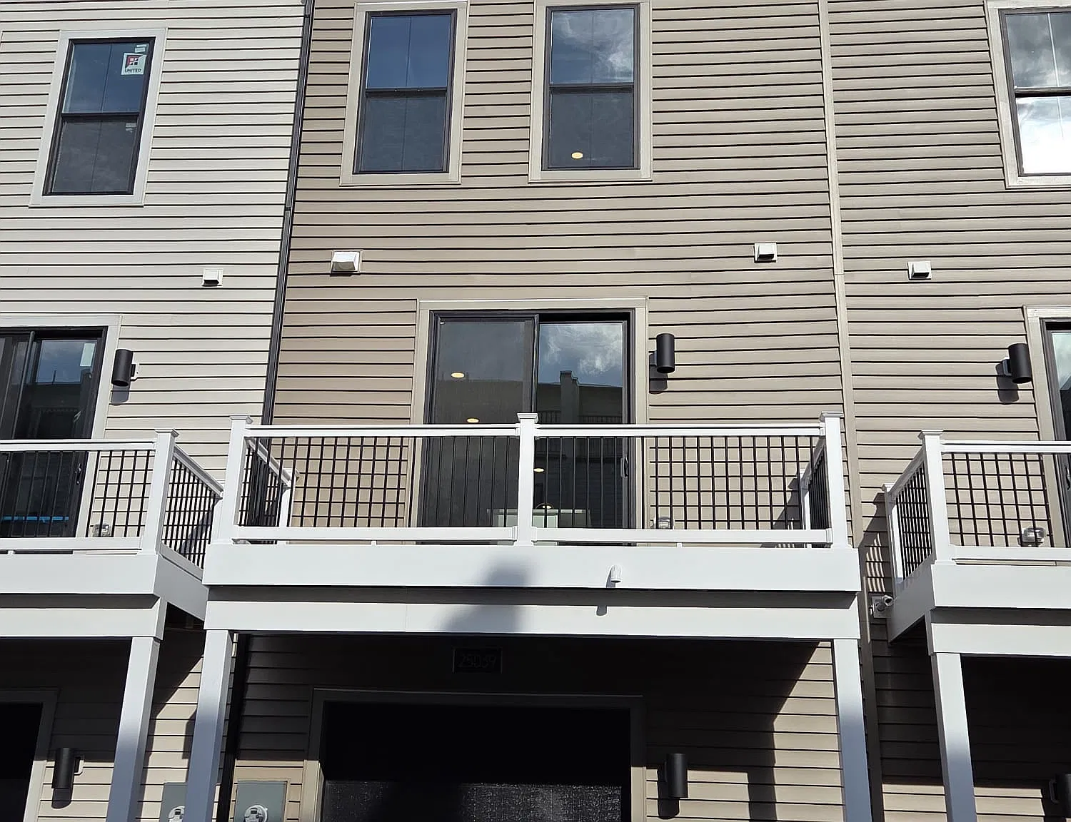 3 bed, 3.5 bath, 1776 sqft, $3,295 — Photo 3