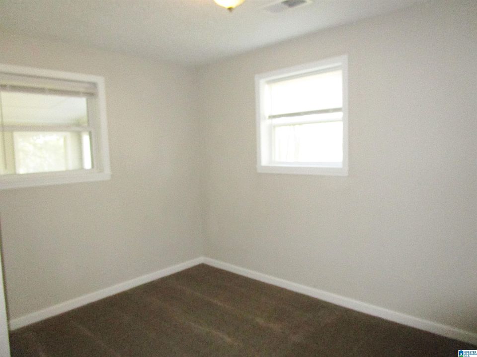 1st image of 1006 Hillcrest Dr