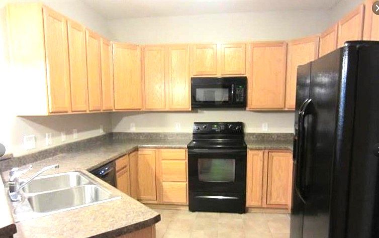 Large Kitchen_04242024
