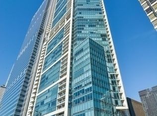 340 E Randolph St APT 3304, Chicago, IL 60601