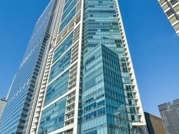 340 E Randolph St APT 3304, Chicago, IL 60601