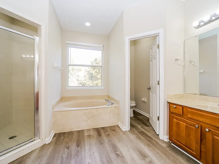 731 E Red House Branch Rd — Photo 11