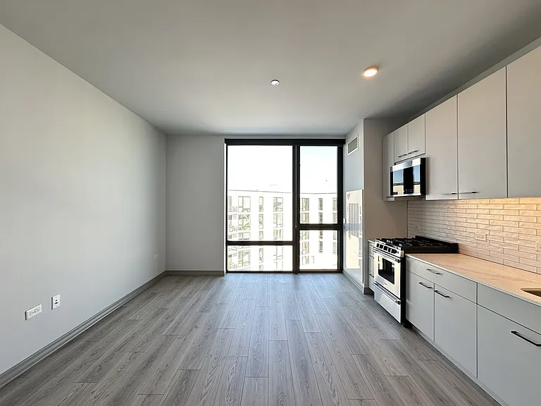 2155 N Elston Ave #17 — Photo 12