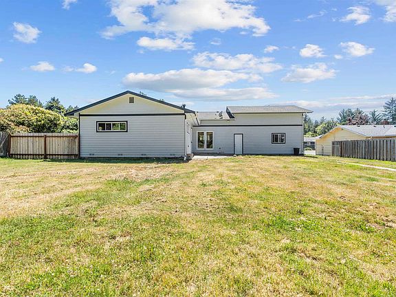 3rd image of 470 Vipond Dr