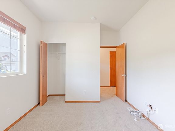 5th image of 3906 68th Drive NE