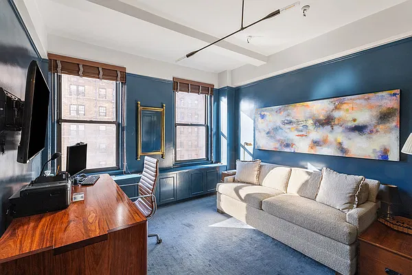 Sold by Compass | media 9