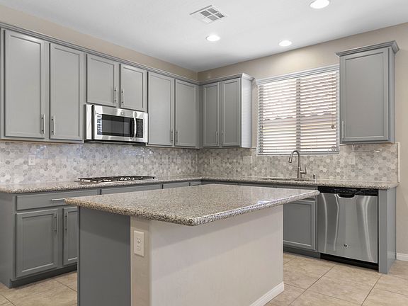 4th image of 10731 Niobrara Ave