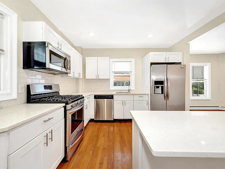 9 Winter Hill Rd — Photo 3